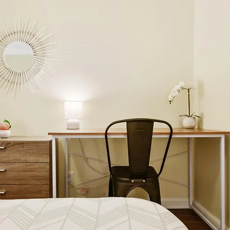 Dapper Digs - King Bed - Long Term Stays - Duke Durham Exterior photo