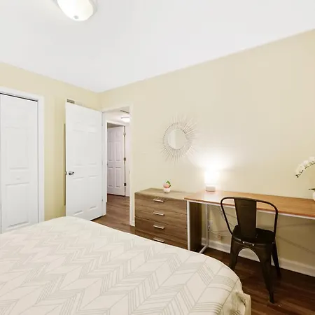 Dapper Digs - King Bed - Long Term Stays - Duke Durham Exterior photo