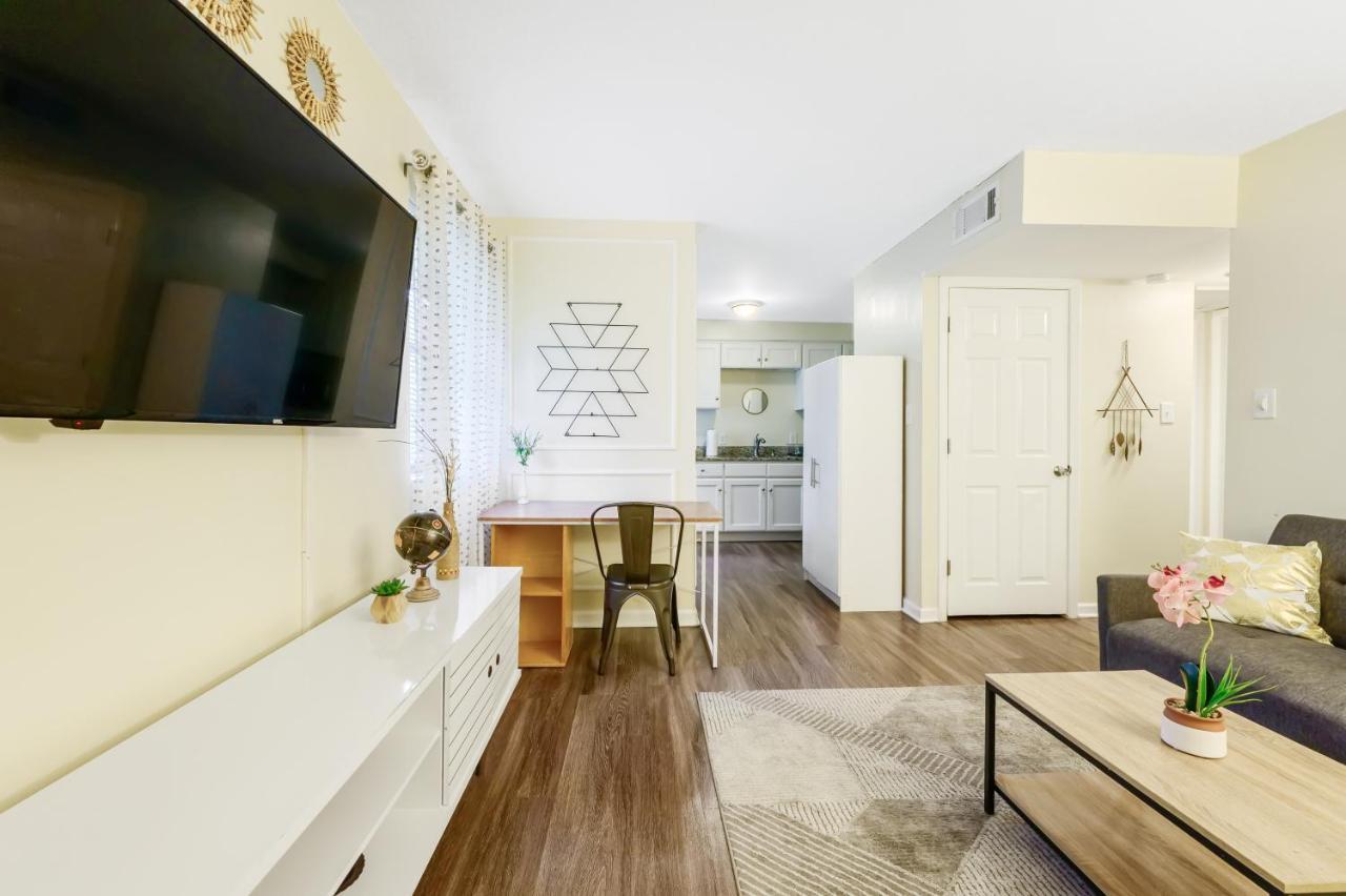 Dapper Digs - King Bed - Long Term - Duke Appartement Durham