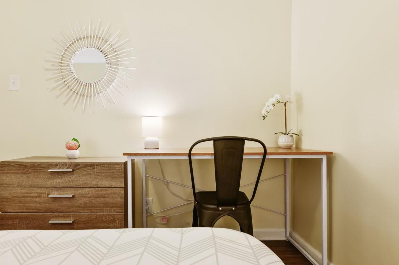 Dapper Digs - King Bed - Long Term - Duke Apartment Durham